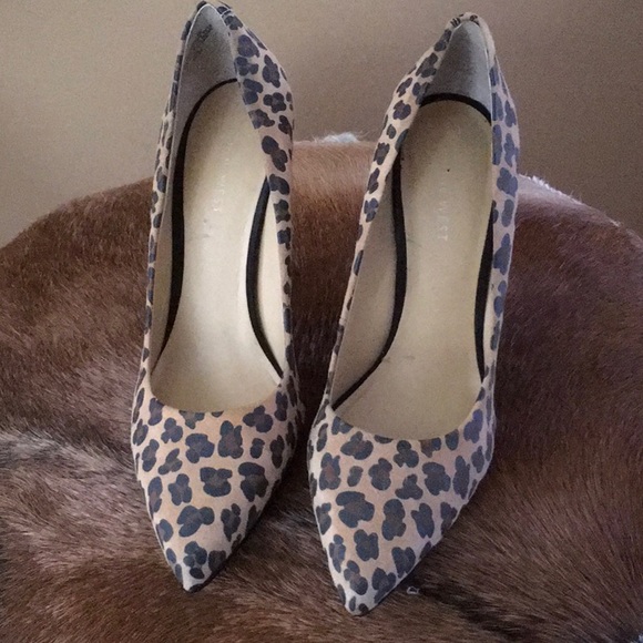 Pumps - Picture 3 of 5